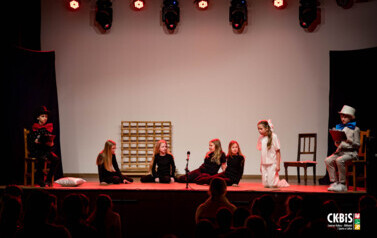 Spektakl teatralny &bdquo;Aniołek w klatce&rdquo; - 13.01.2026 r. 8
