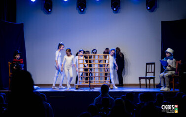 Spektakl teatralny &bdquo;Aniołek w klatce&rdquo; - 13.01.2026 r. 9
