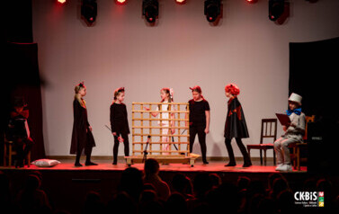 Spektakl teatralny &bdquo;Aniołek w klatce&rdquo; - 13.01.2026 r. 10