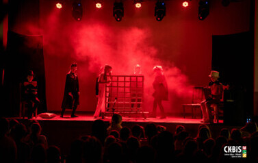 Spektakl teatralny &bdquo;Aniołek w klatce&rdquo; - 13.01.2026 r. 11