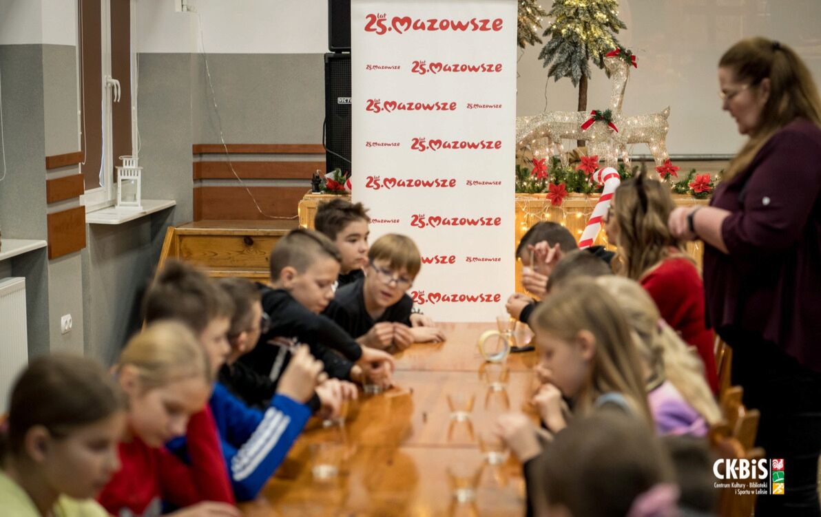 Zdjęcie do Warsztaty - świece, malowanie na pł&oacute;tnie, zdobienie piernik&oacute;w