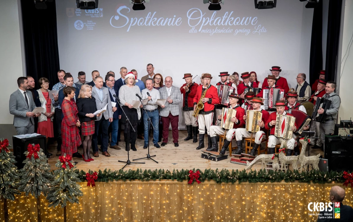 Zdjęcie do Niezapomniane Spotkanie Opłatkowe w Centrum Kultury - Biblioteki i Sportu w Lelisie