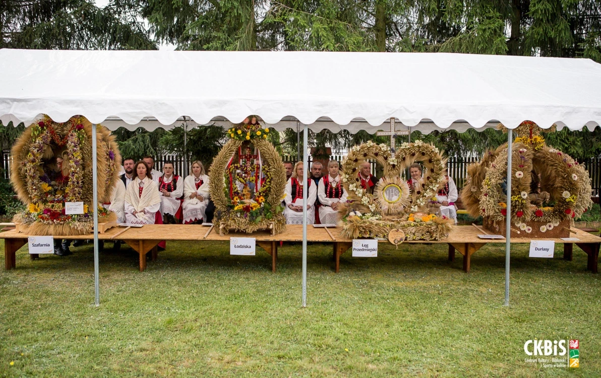 Zdjęcie do Rozstrzygnięcie konkursu na najpiękniejszy wieniec dożynkowy!