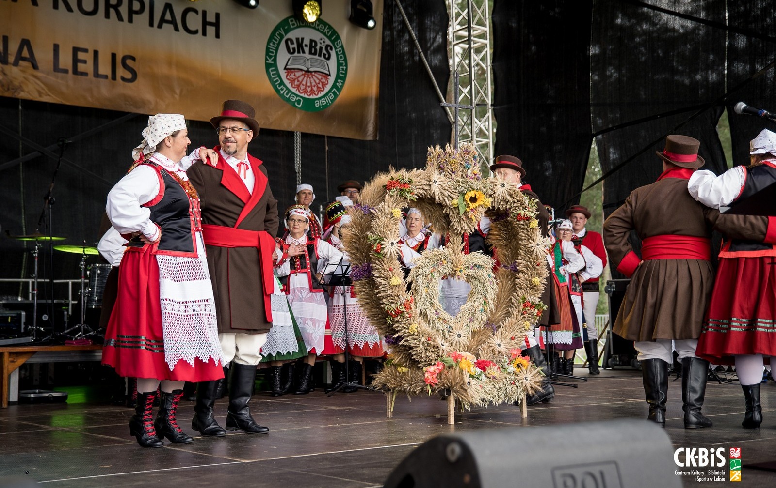 Zdjęcie do Dożynki - część obrzędowa i oficjalna