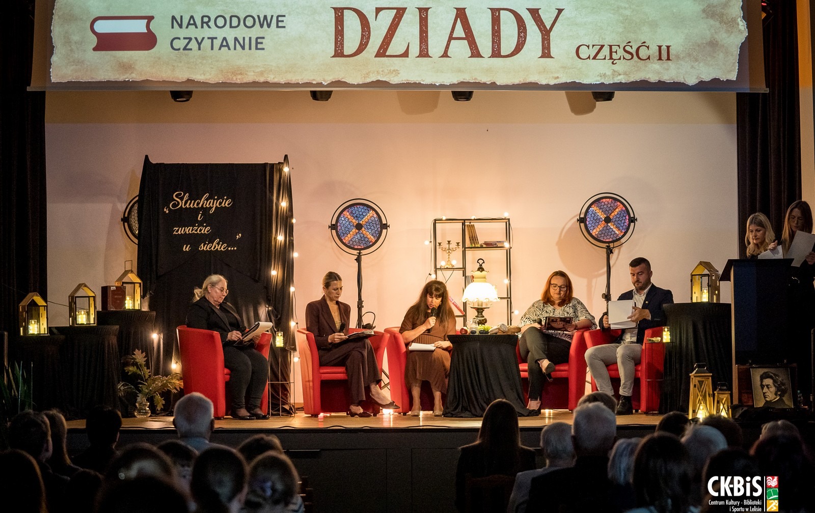 Zdjęcie do Niekt&oacute;re książki czytamy. Inne przeżywamy&hellip;